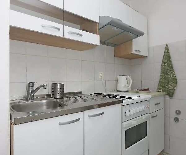 With Parking Space Brsec, Opatija - 7755 דירה Brseč