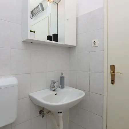 With A Parking Space Brsec, Opatija - 7755 公寓 *